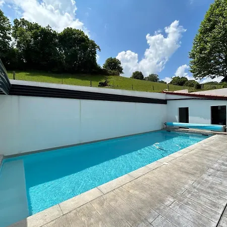 A Avec Piscine, Billard, Ping Pong *