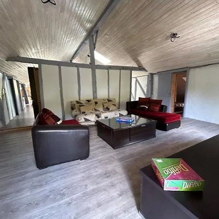 A Avec Piscine, Billard, Ping Pong