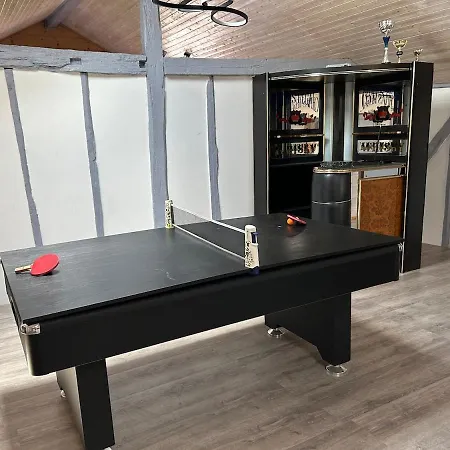 A Avec Piscine, Billard, Ping Pong *